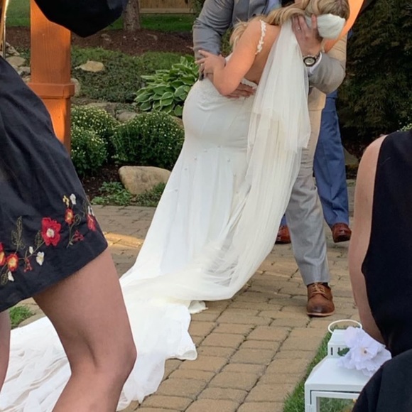 Martina Liana wedding dress - Picture 3 of 8